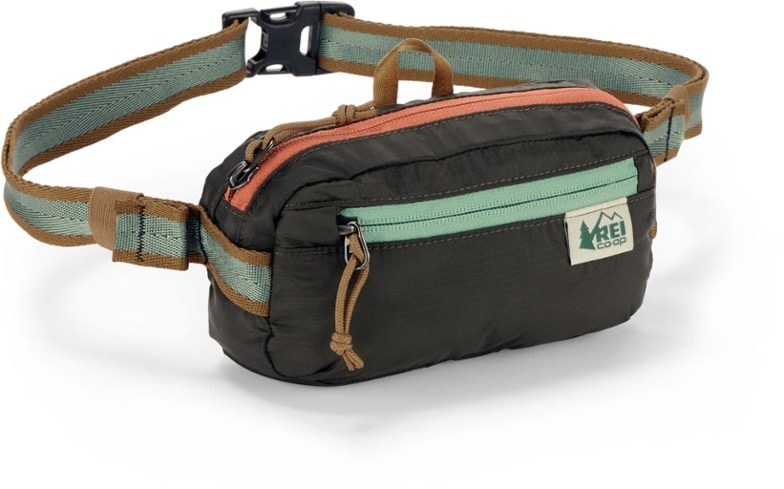 EcoTravel waist pack worn around the waist during city tour