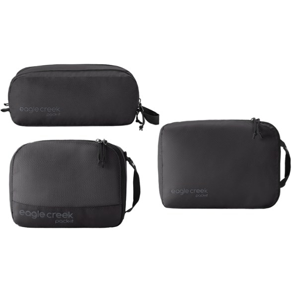Eagle Creek Pack-It Overnight Set showcasing the lightweight toiletry and packing cubes for weekend travel