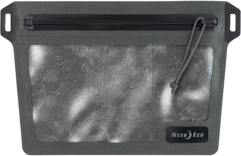 RunOff waterproof phone pocket with zipper and belt loop in outdoor setting