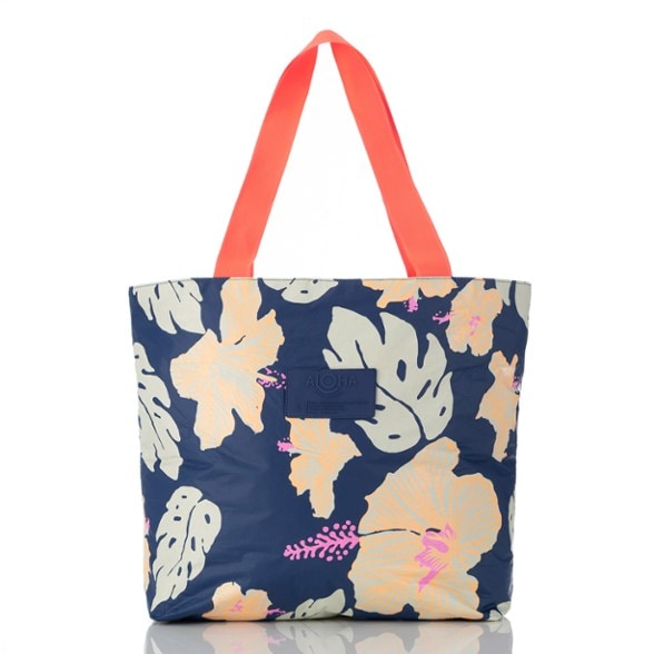 Aloha Beach Explorer Tote with expandable zipper at the beach